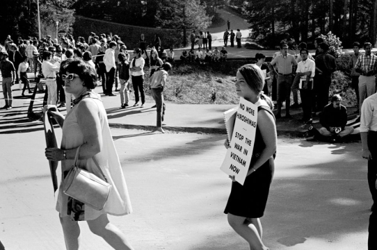 Protest against US Air Force recruiters at UC Santa Cruz: students marching. Circa 1966. Image courtesy of the Collection of the University of California, Santa Cruz, Special Collections & Archives.